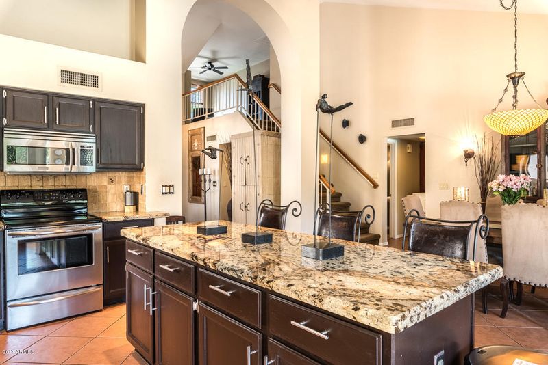 1219 E Windsong Dr, Phoenix, AZ 85048
