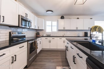 122 Del Rio Dr, Tempe, AZ 85282