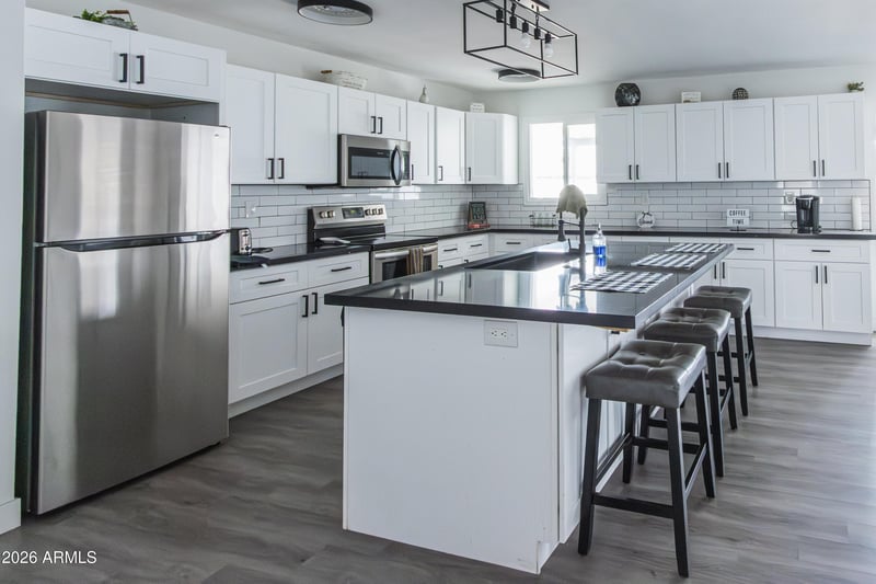 122 Del Rio Dr, Tempe, AZ 85282