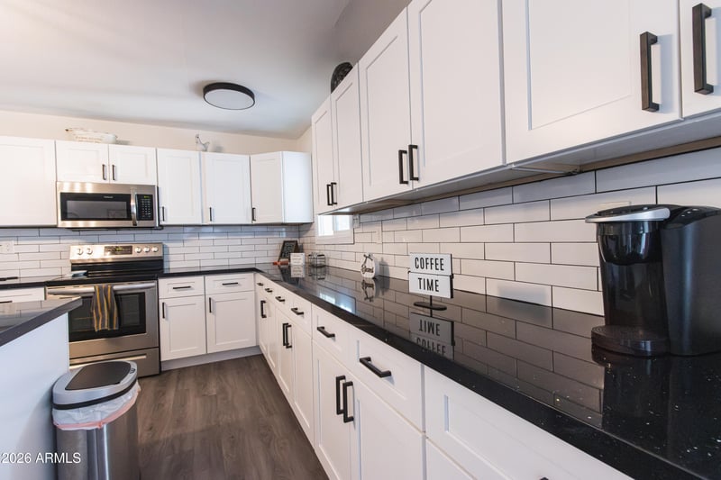 122 Del Rio Dr, Tempe, AZ 85282