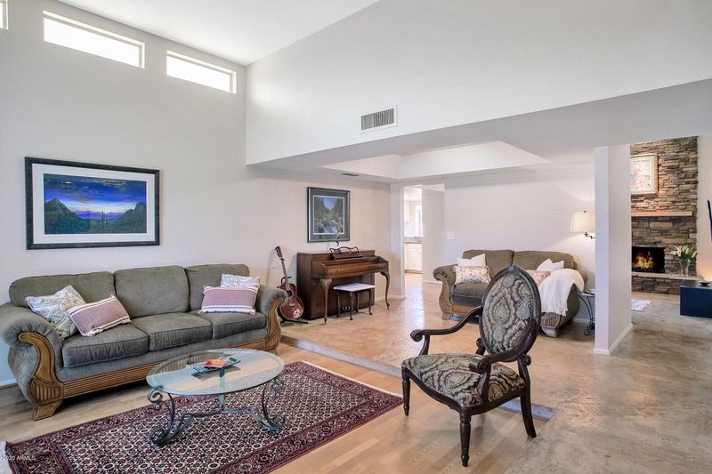 122 E Surrey Ave, Phoenix, AZ 85022