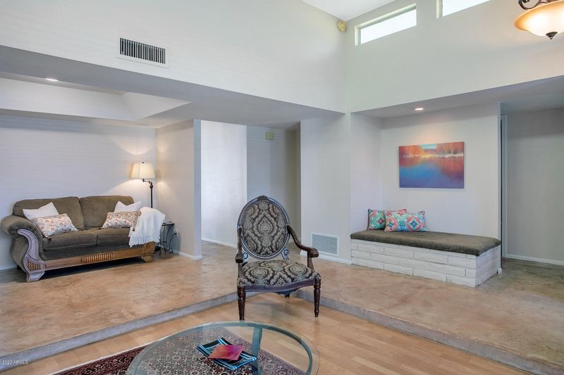 122 E Surrey Ave, Phoenix, AZ 85022