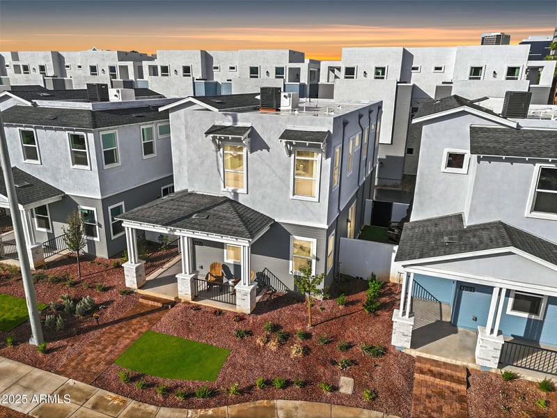 122 Holcomb Ln, Phoenix, AZ 85003