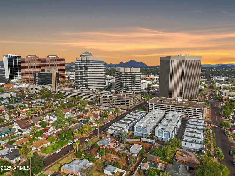 122 Holcomb Ln, Phoenix, AZ 85003