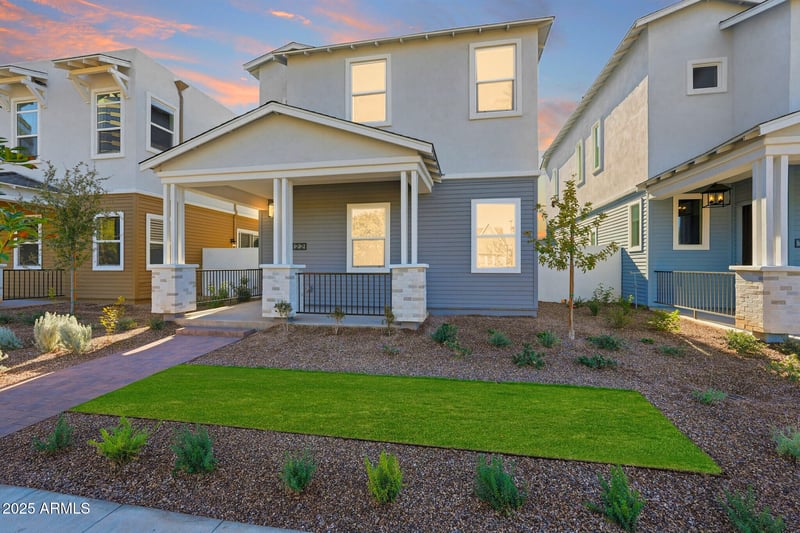 122 Holcomb Ln, Phoenix, AZ 85003