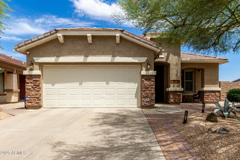 122 Twin Peaks Pw, San Tan Valley, AZ 85143