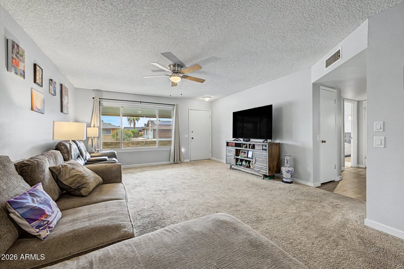 12209 Mission Dr, Sun City, AZ 85351