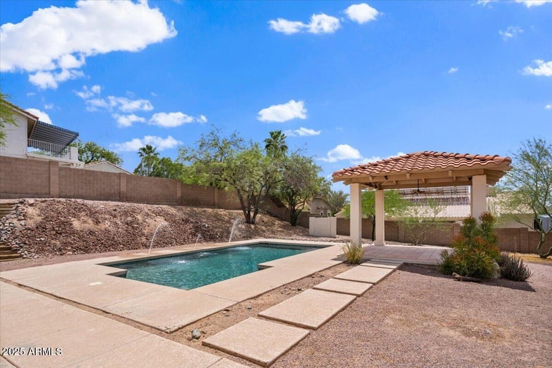 1221 Claire Dr, Phoenix, AZ 85022