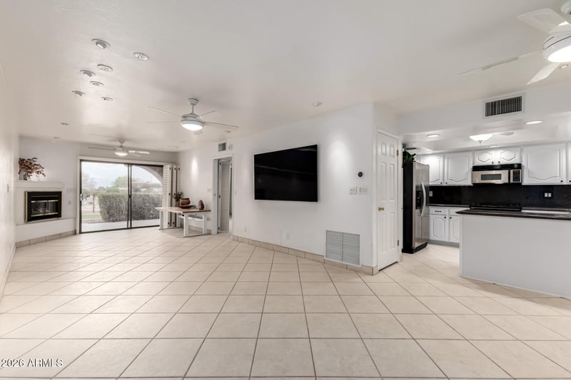 12212 N Paradise Village Pw S #134, Phoenix, AZ 85032