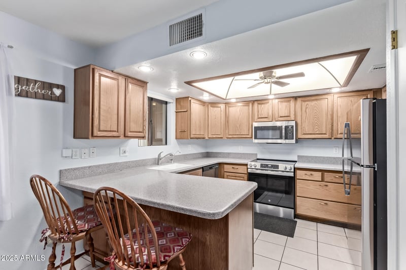 12212 Paradise Village Pw #123, Phoenix, AZ 85032