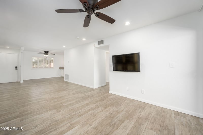 12212 Paradise Village Pw #428, Phoenix, AZ 85032