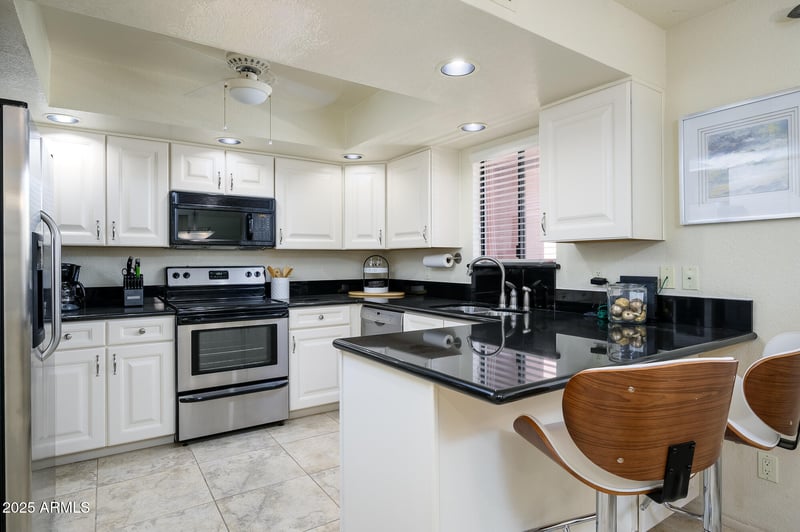 12212 Paradise Village Pw #444, Phoenix, AZ 85032