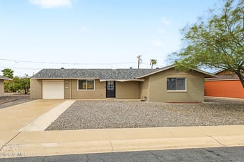12214 N Augusta Dr, Sun City, AZ 85351