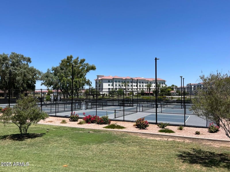 1222 Honeysuckle Ln, Chandler, AZ 85248