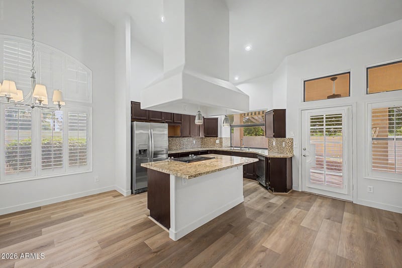 12220 N 56th Dr, Glendale, AZ 85304