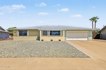 12221 N Coggins Dr, Sun City, AZ 85351