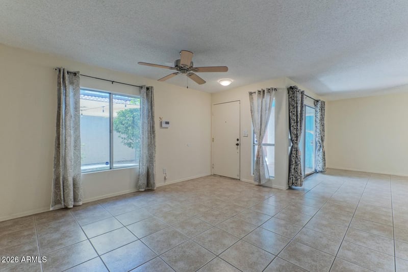 12221 Paiute St, Phoenix, AZ 85044