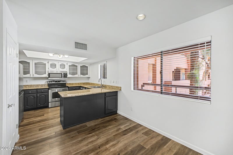 12222 Paradise Village Pw #323, Phoenix, AZ 85032