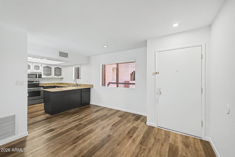 12222 Paradise Village Pw #323, Phoenix, AZ 85032