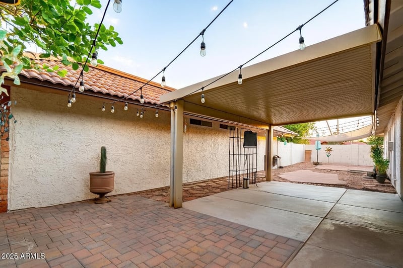 12222 Paiute St, Phoenix, AZ 85044