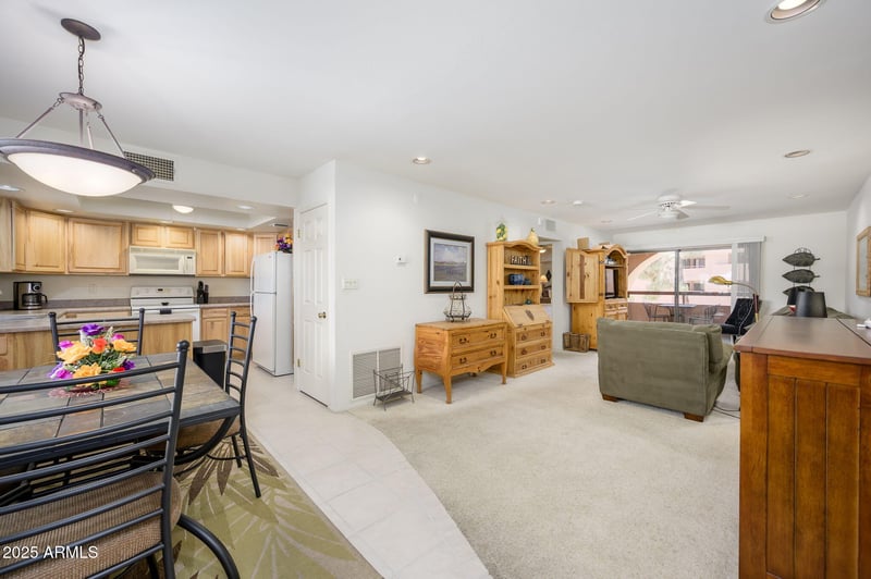 12222 Paradise Village Pw #220, Phoenix, AZ 85032