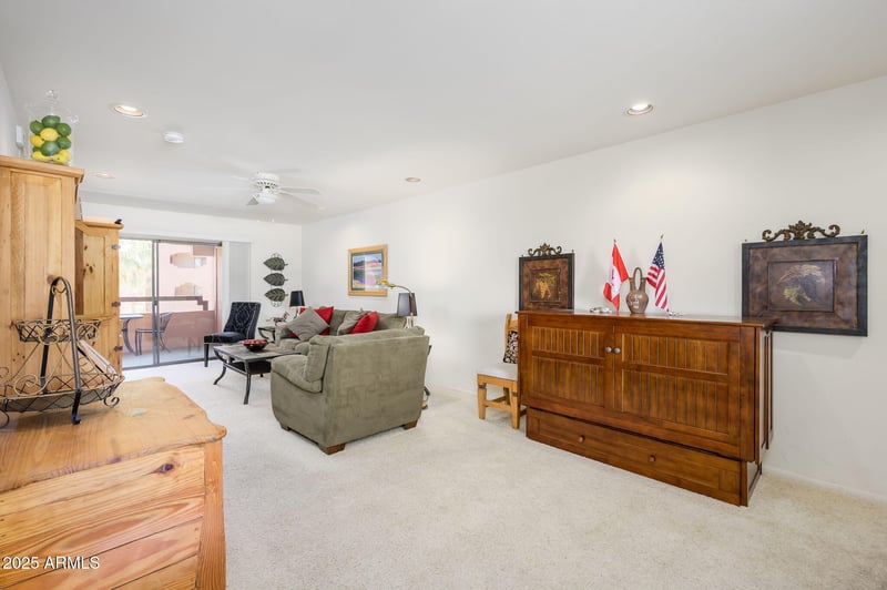 12222 Paradise Village Pw #220, Phoenix, AZ 85032