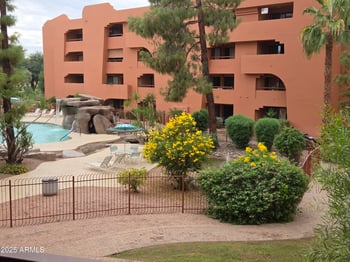 12222 Paradise Village Pw #220, Phoenix, AZ 85032