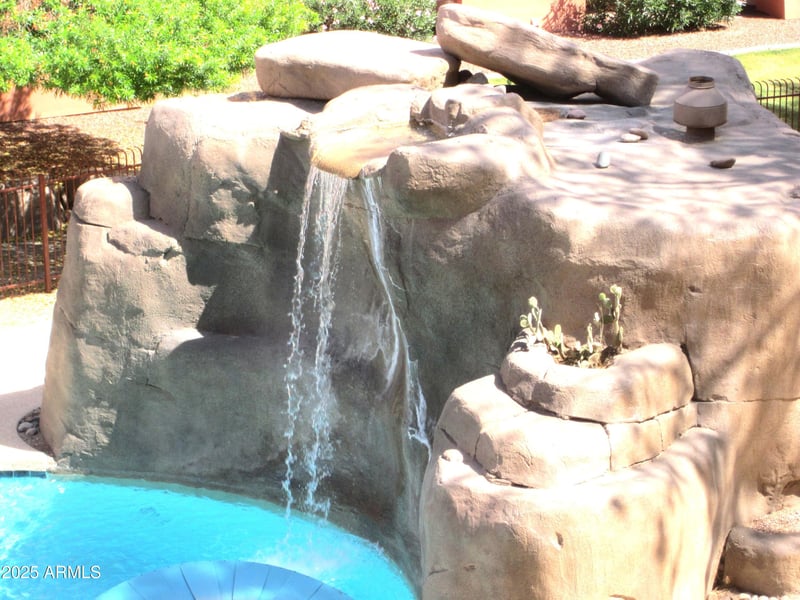 12222 Paradise Village Pw #325, Phoenix, AZ 85032