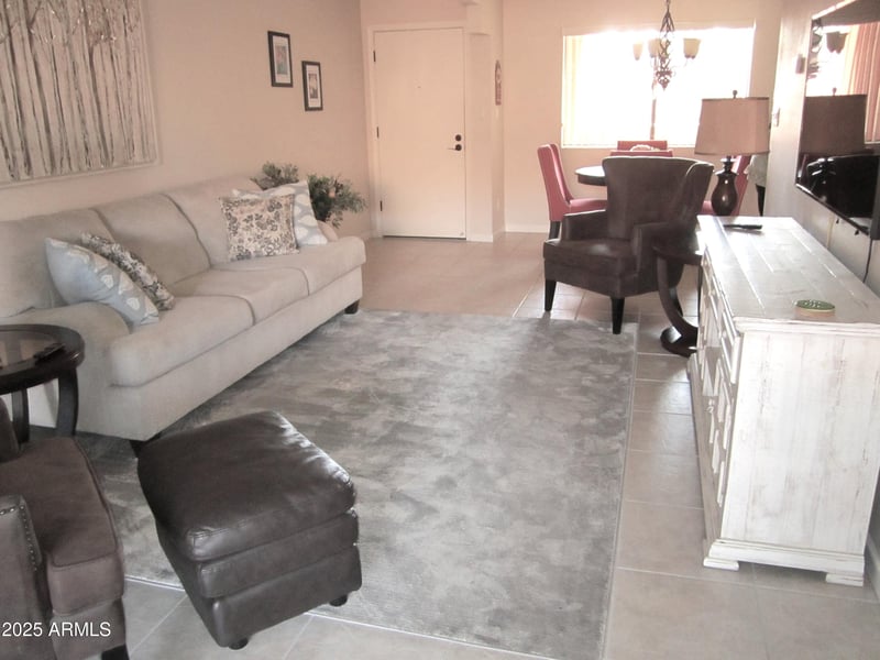 12222 Paradise Village Pw #325, Phoenix, AZ 85032