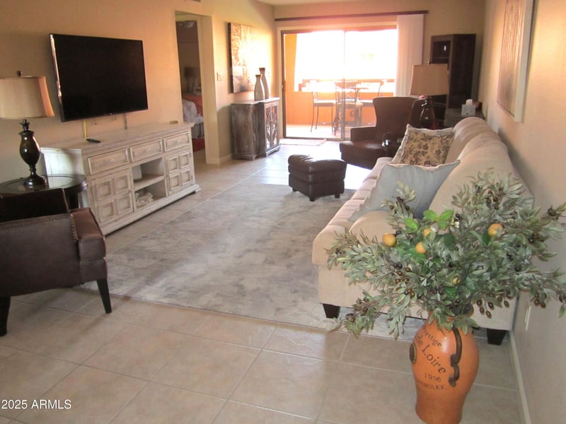 12222 Paradise Village Pw #325, Phoenix, AZ 85032