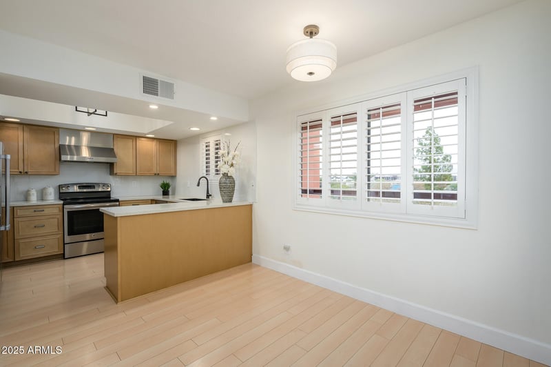 12222 Paradise Village Pw #337, Phoenix, AZ 85032