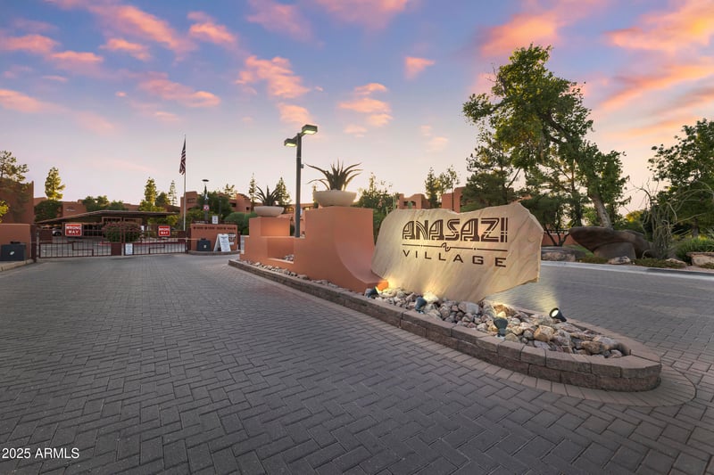 12222 Paradise Village Pw #423, Phoenix, AZ 85032