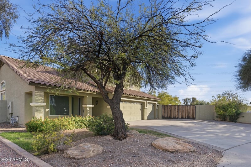 12223 N 60th Ln, Glendale, AZ 85304