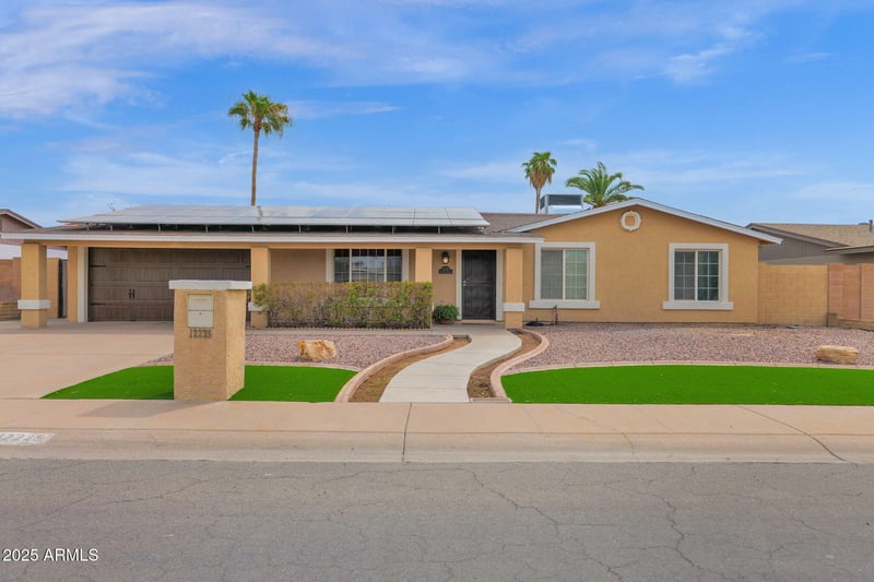 12225 47th Dr, Glendale, AZ 85304