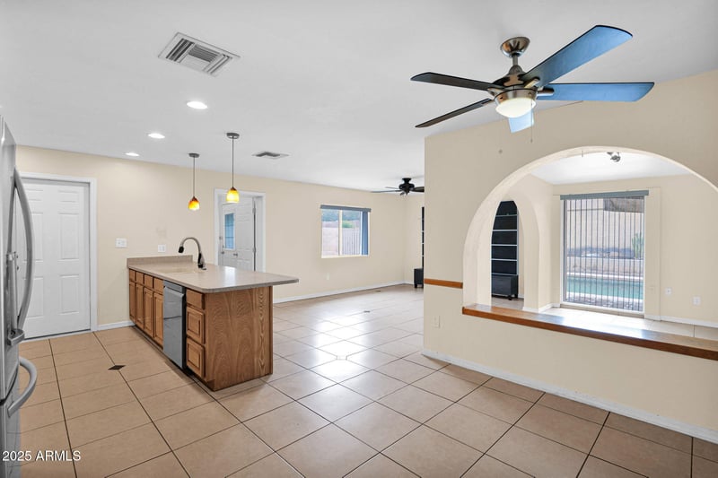 12225 47th Dr, Glendale, AZ 85304