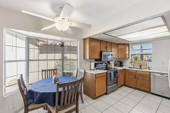 12238 Shoshoni Dr, Phoenix, AZ 85044