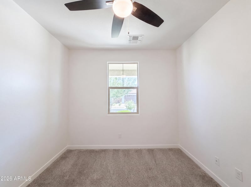 1224 E Glass Ln, Phoenix, AZ 85042