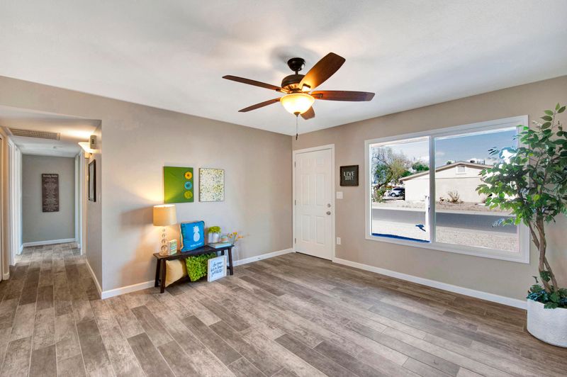 12242 N 48th Dr, Glendale, AZ 85304