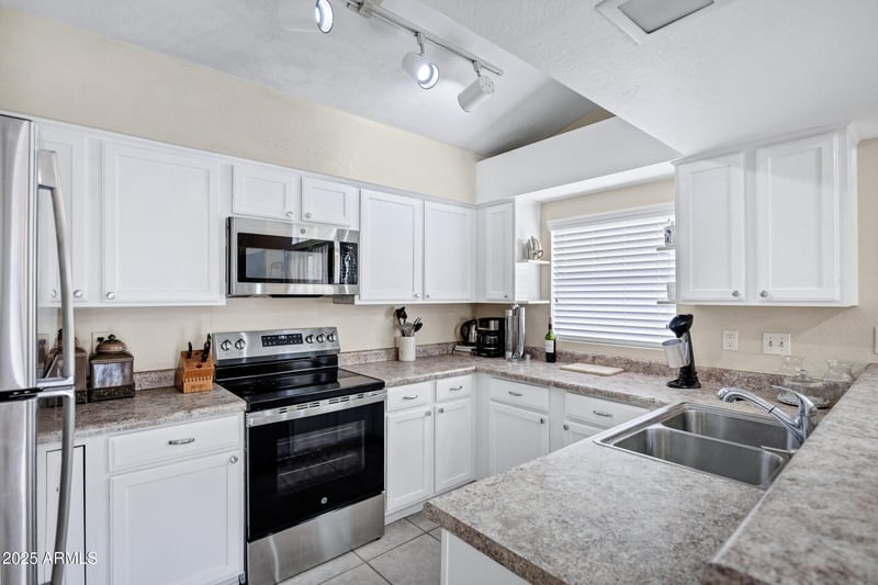 12244 45th St, Phoenix, AZ 85044