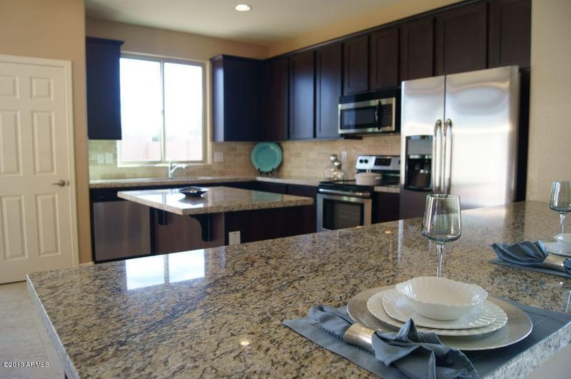 1225 E Shangri La Rd, Phoenix, AZ 85020