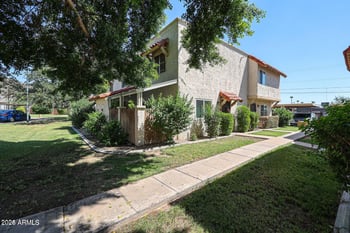 1225 Lawrence Ln, Phoenix, AZ 85020
