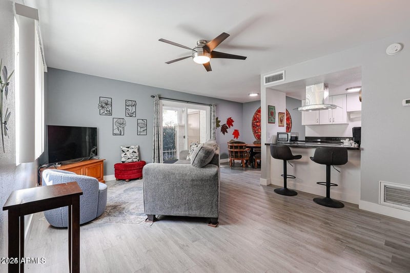 1225 Lawrence Ln, Phoenix, AZ 85020