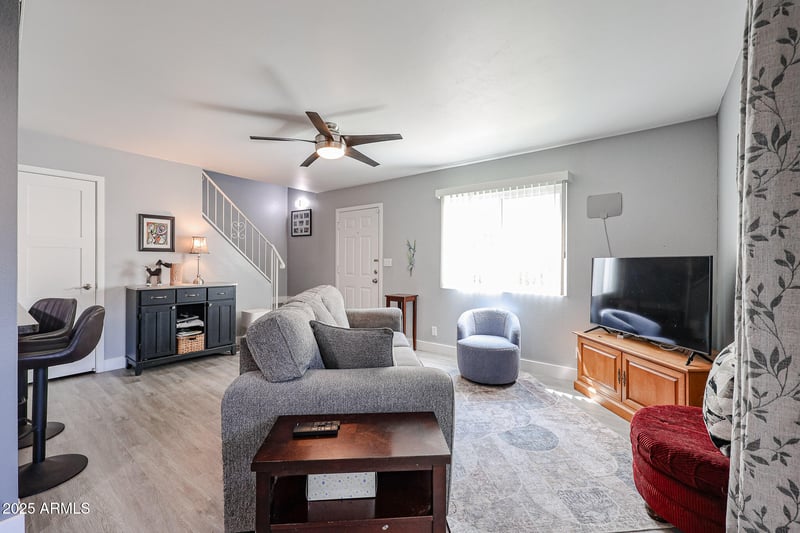 1225 Lawrence Ln, Phoenix, AZ 85020