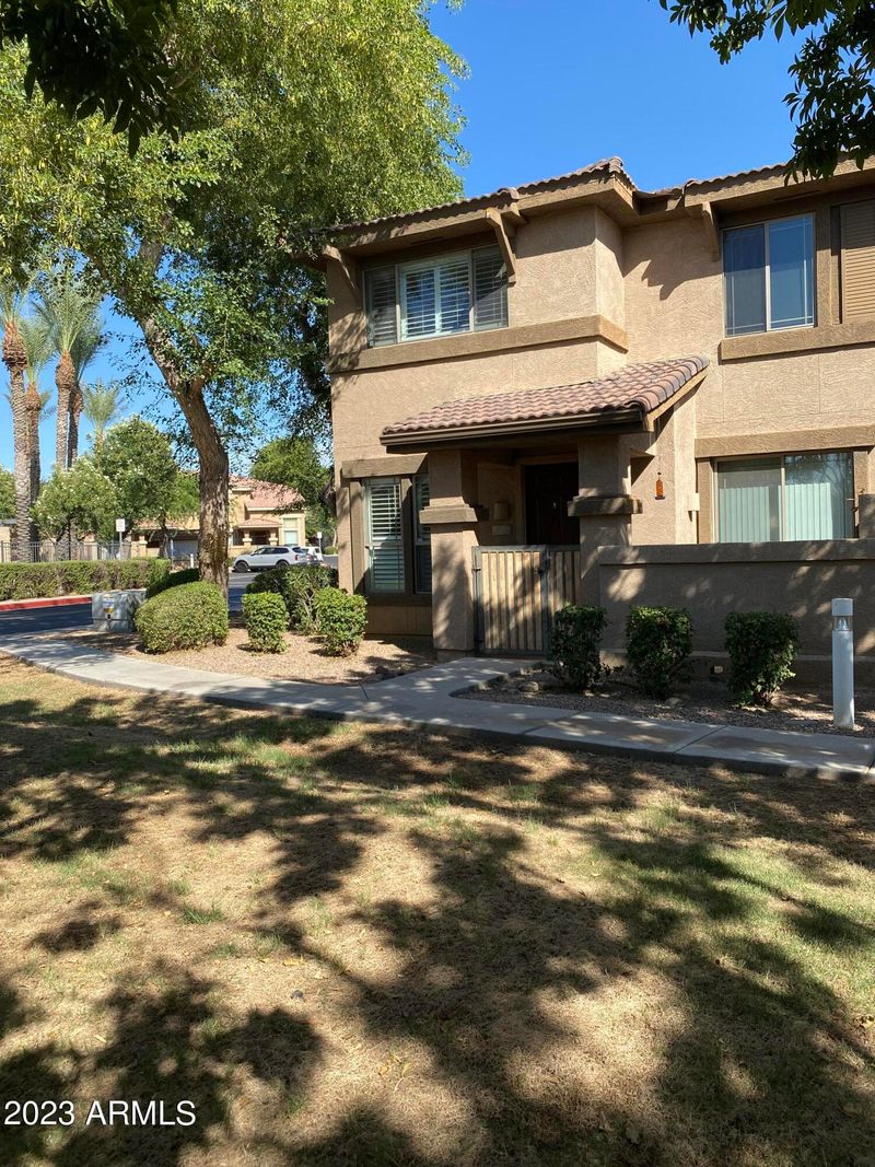 1225 N 36th St #1002, Phoenix, AZ 85008