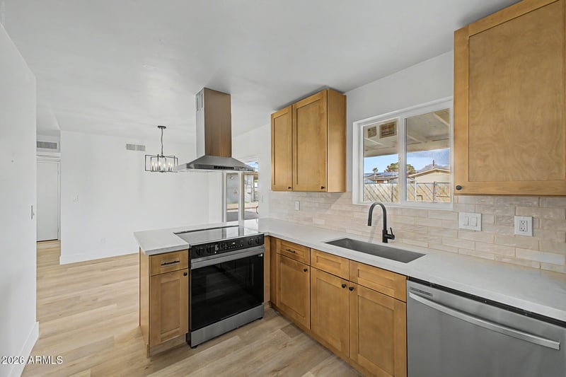 1225 S Lawther Dr, Apache Junction, AZ 85120