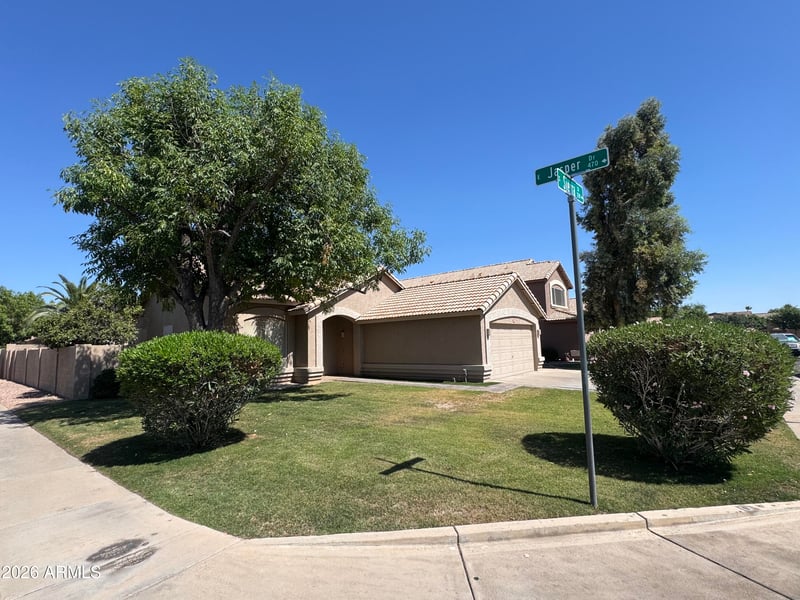 1225 Sierra St, Gilbert, AZ 85296