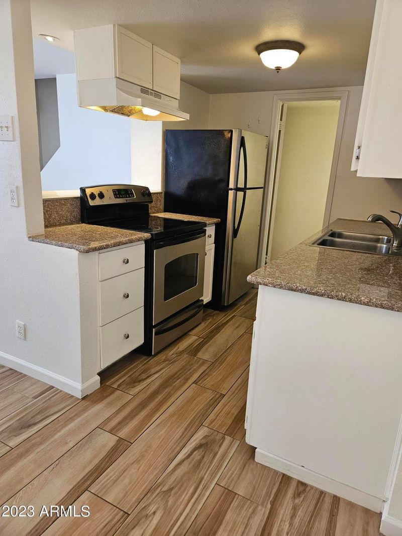 1226 E Lawrence Ln, Phoenix, AZ 85020