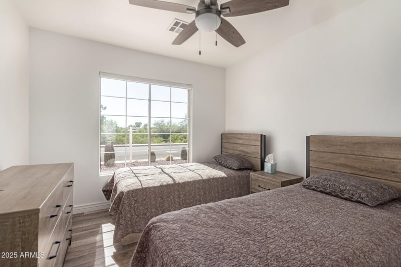 1226 Wahalla Ln, Phoenix, AZ 85024