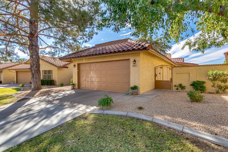12266 S Shoshoni Dr, Phoenix, AZ 85044