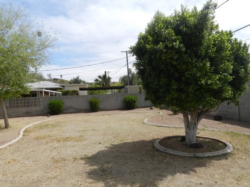1227 E Griswold Rd, Phoenix, AZ 85020